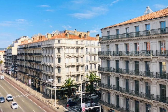 Comment Prparer Votre Coproprit pour l't  Toulon : Conseils d'Entretien et de Nettoyage